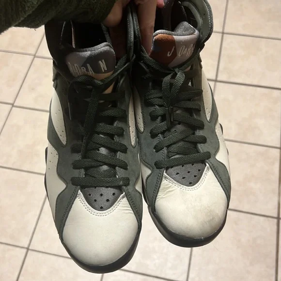 Jordan x Patta 7s - Picture 2 of 5